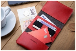 Kožená peněženka FIXED Smile Tripple se smart trackerem FIXED Smile Pro, červená