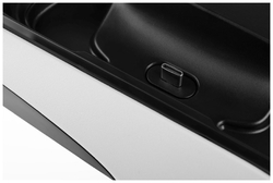 Multifunkční stanice FIXED pro PlayStation 5 s chlazením a nabíjením pro dva ovladače DualSense, černo-bílá